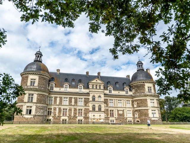 Le chateau de Serrant a Saint Georges-sur-Loire.