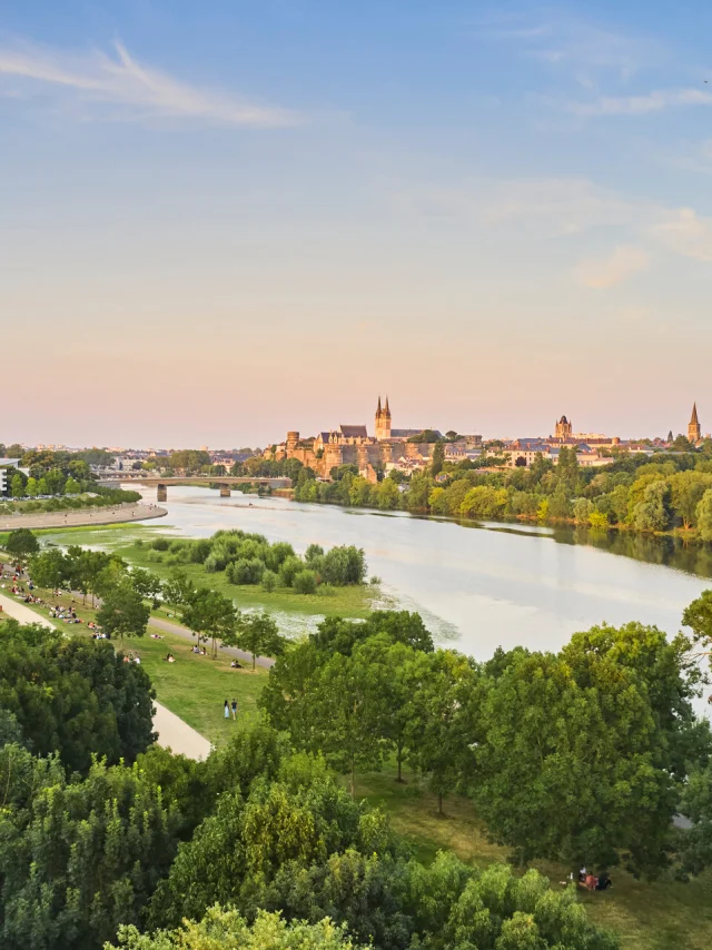 Vue Sur Angers Alexandre Lamoureux Destination Angers