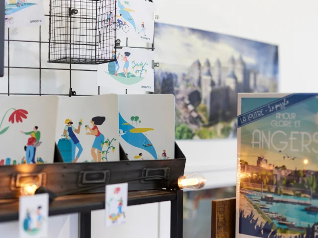 Boutique De L'Office De Tourisme Angers Copyright Alexandre Lamoureux Destination Angers 23874 1920px