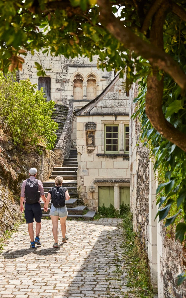 Couple en balade à Béhuard