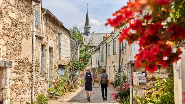 Couple out and about in Béhuard