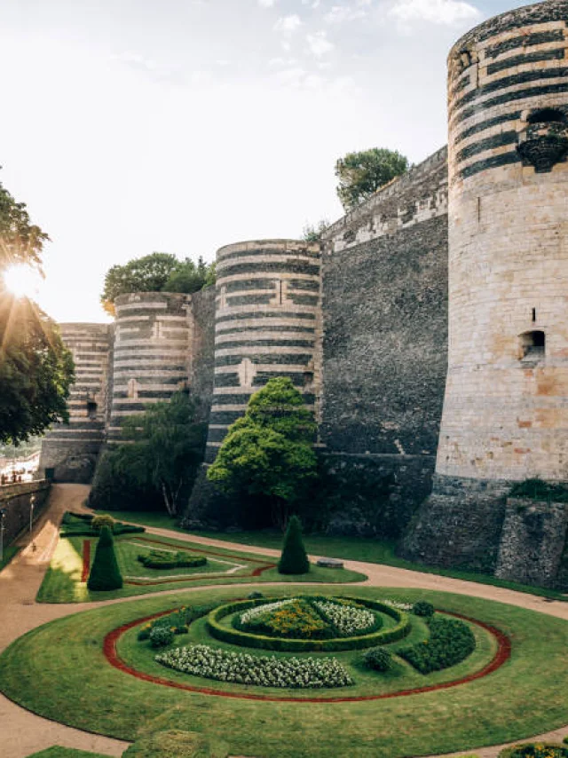 Ramparts Chateau Peligros