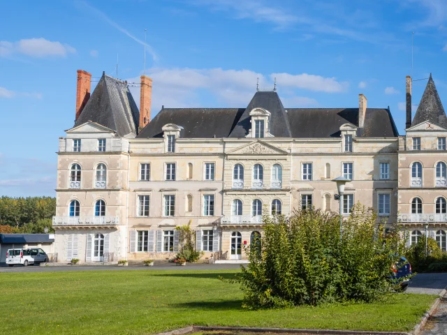 Plan large de la façade du Château de Briançon