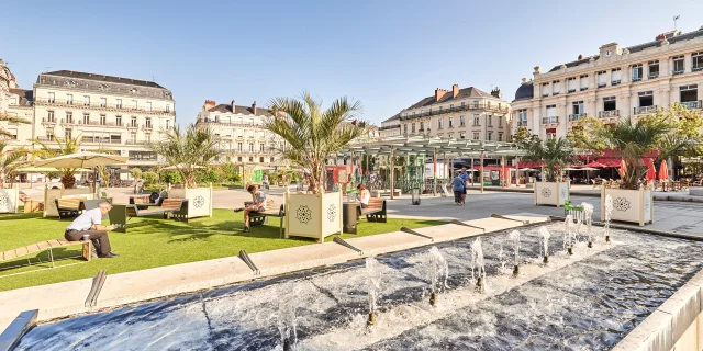 place du ralliement en été