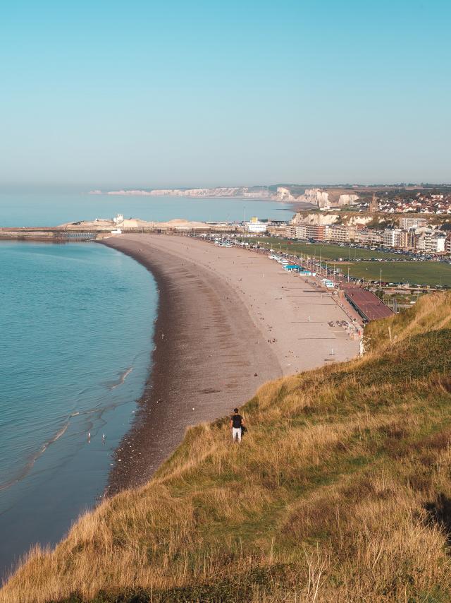 Point de vue avec la plage de Dieppe et la jetée