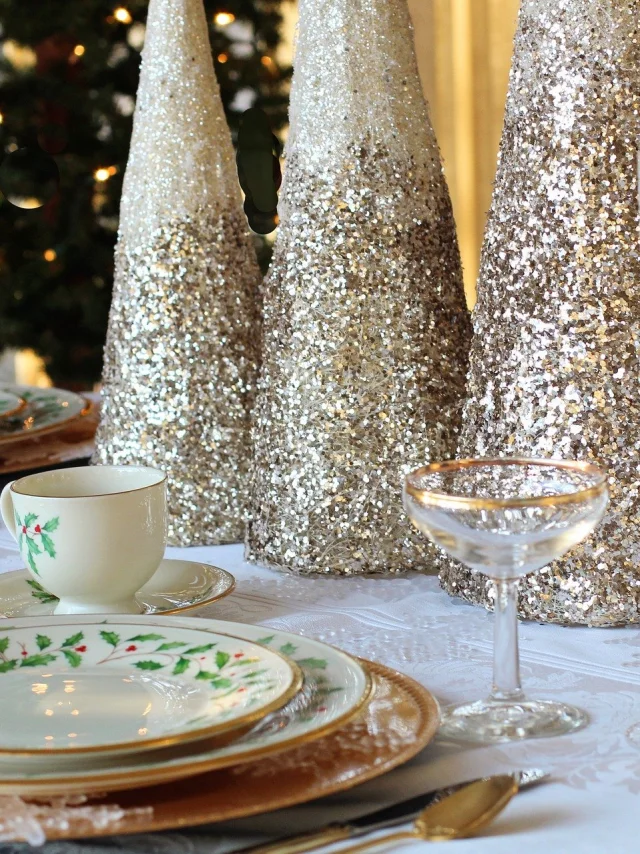 Table de Noël avec décorations
