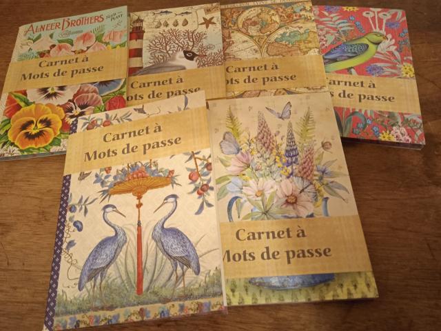 6 petits carnets aux dessins d'animaux et de fleurs colorés