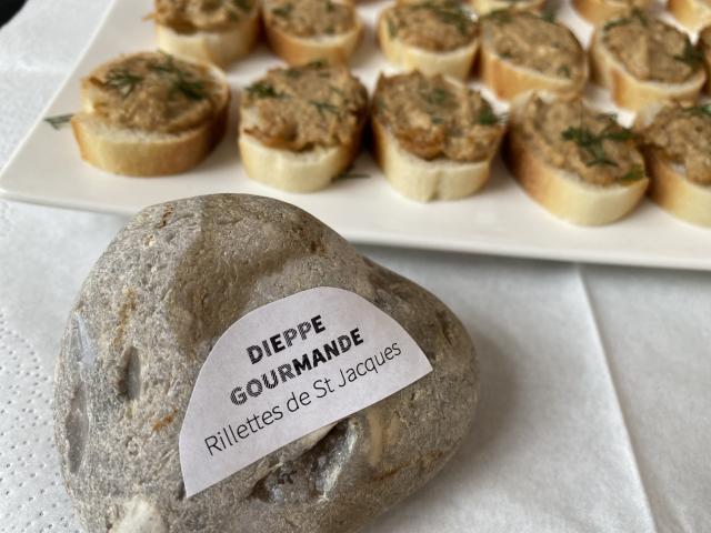 Toasts de rillettes de Saint-Jacques