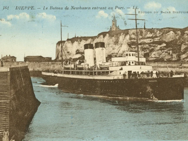 Dieppe Passagierschiff Newhaven Das Schiff Von Newhaven Beim Einlaufen In Den Hafen Postkarte Zustand Des Schiffes Im Jahr 1932