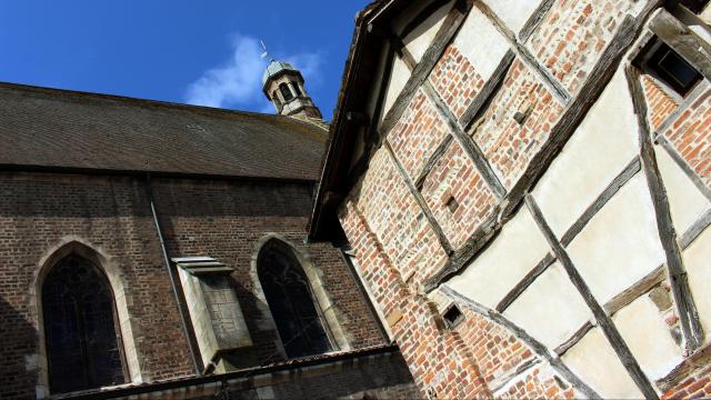 Maisons à colombages et église