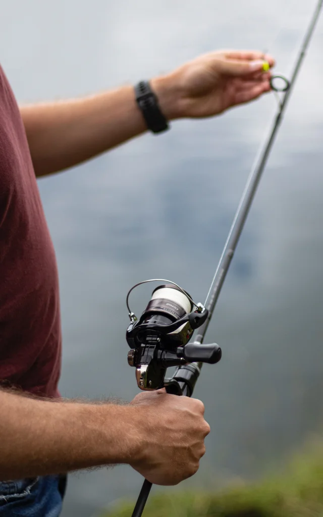 Pêche dans un étang en Dombes