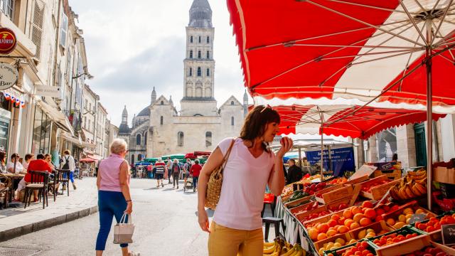 Marche Perigueux Dordogne Tourisme Agence Les Conteurs 2