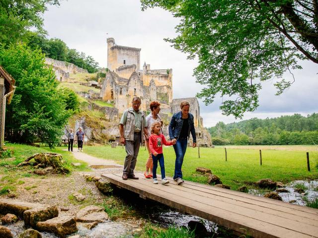 Château de Commarque aux Eyzies en Dordogne Périgord