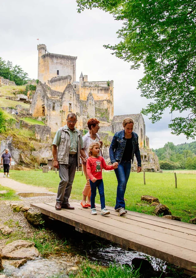 Château de Commarque aux Eyzies en Dordogne Périgord