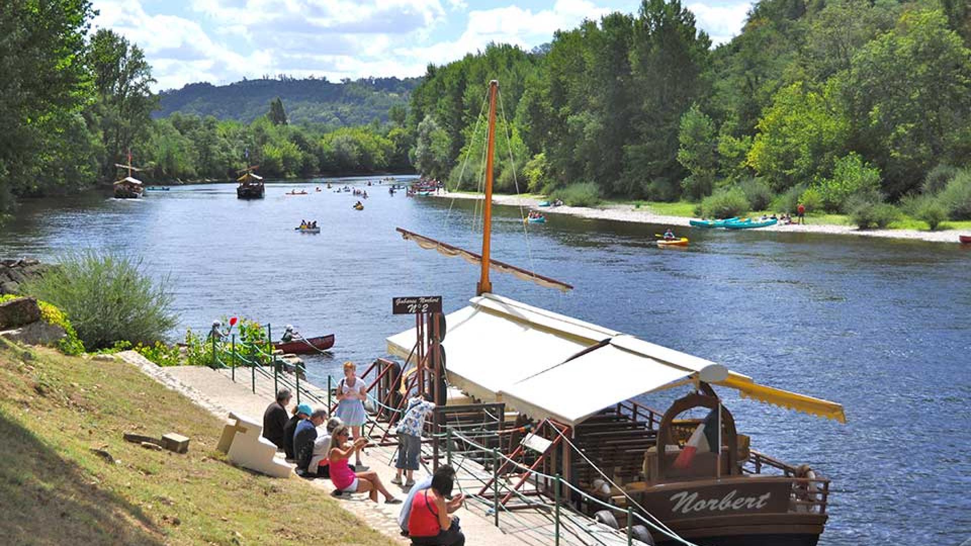 En gabare pour un voyage dans le temps | Dordogne Périgord Tourisme