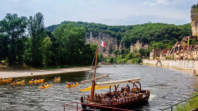 Promenade en gabare à La Roque Gageac en Dordogne Périgord