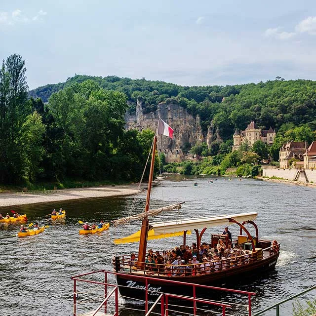 Promenade en gabare à La Roque Gageac en Dordogne Périgord