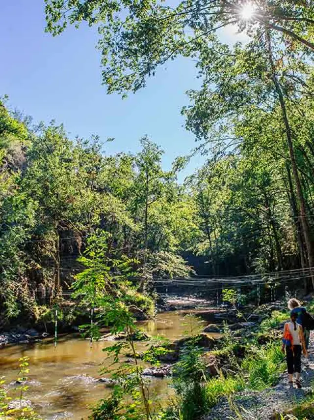 Randonnée dans les gorges de l'Auvézère en Dordogne Périgord