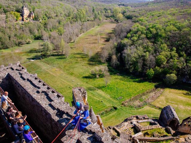 Château de Commarque, descente en rappel