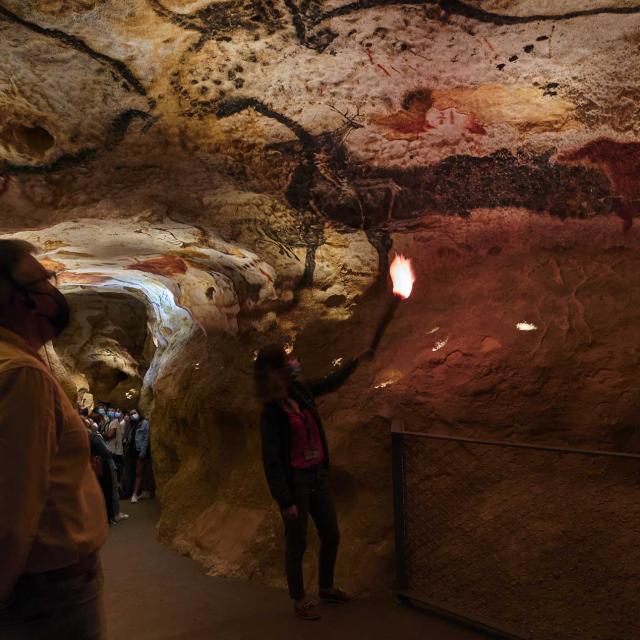 Visites nocturnes à Lascaux 4