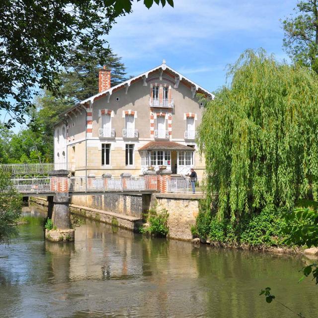 Moulin De Duellas à Saint-Martial d'Artenset