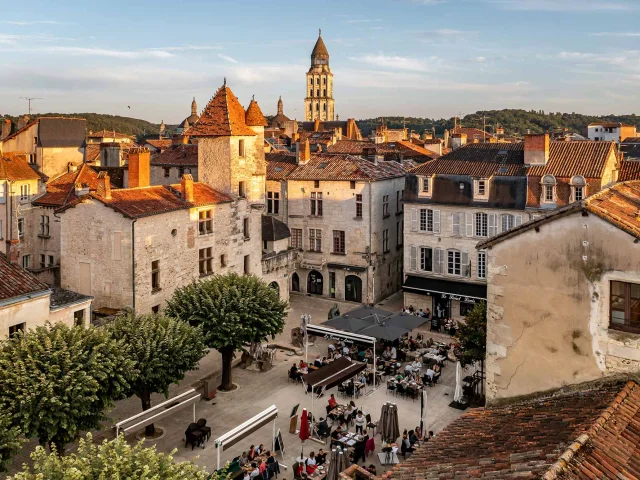 Périgueux, Place Saint-Louis