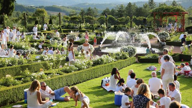 Pique-nique blanc aux jardins d'Eyrignac