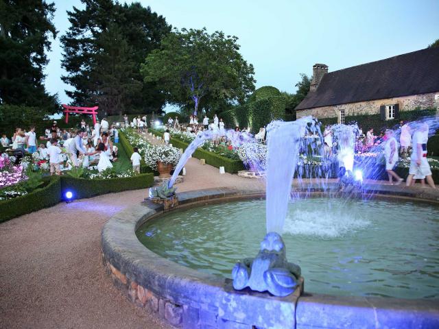 Pique-nique blanc aux jardins d'Eyrignac