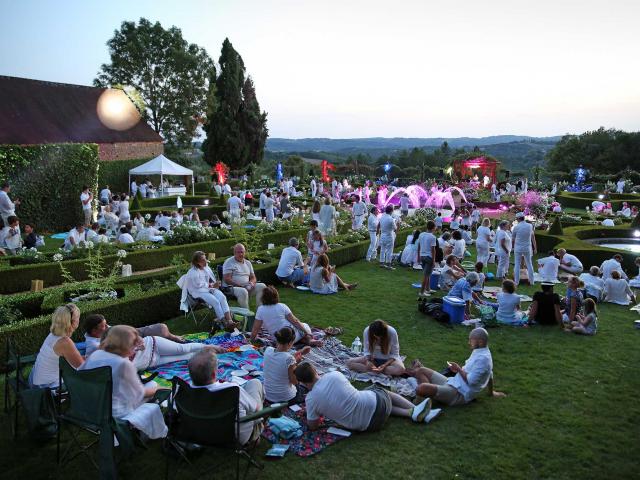 Pique-nique blanc aux jardins d'Eyrignac