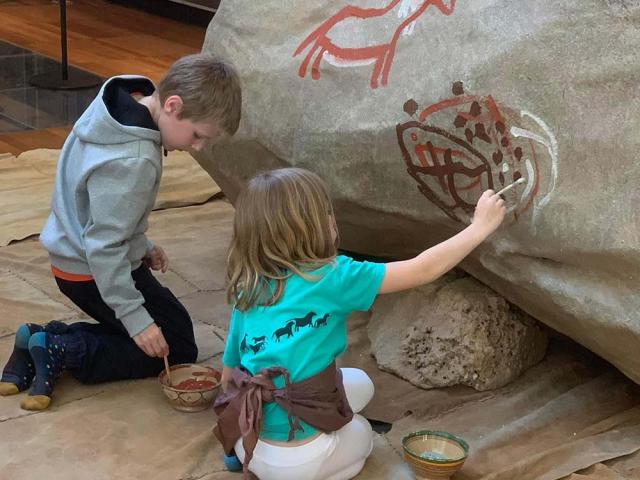 Atelier des couleurs plein les doigts - Musée National de Préhistoire aux Eyzies