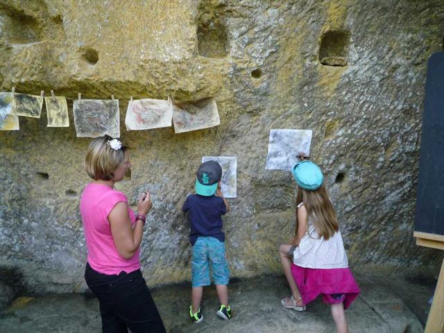 Atelier tracé pariétal au Château de Commarque