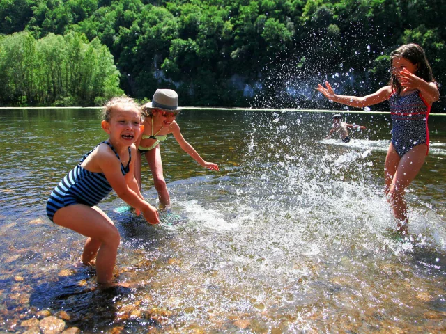 Baignade dans la Dordogne en Pays de Fénelon