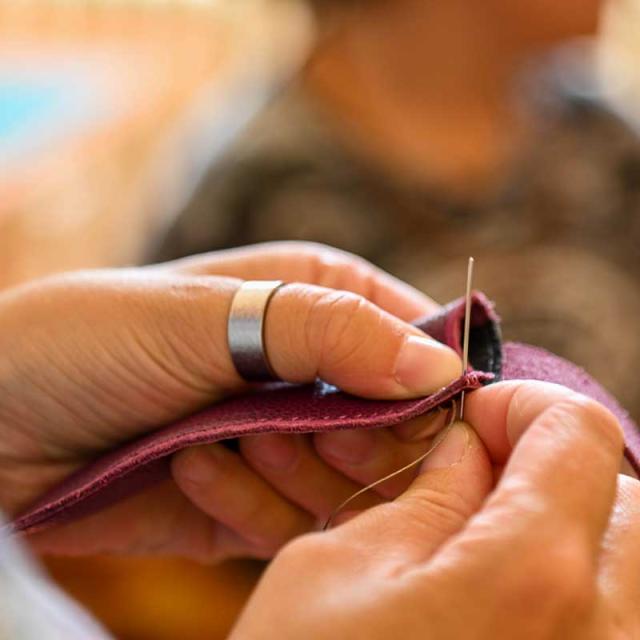 Fête du Couteau à Nontron - Stage étui à couteau en cuir