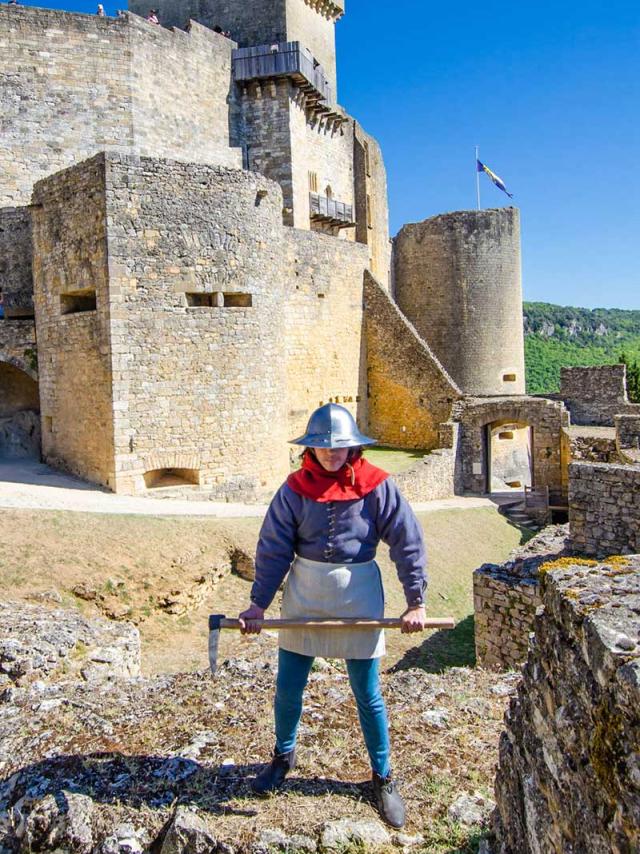 soldat-pionnier de la guerre de Cent Ans au Château de Castelnaud