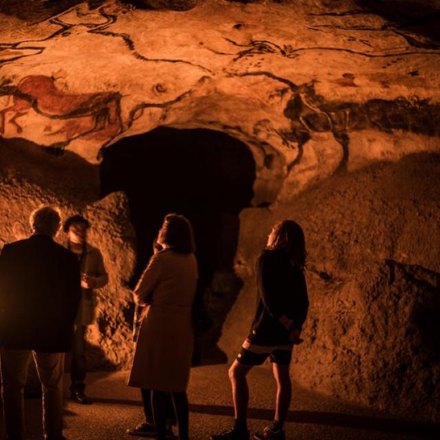 Visite au flambeau à Lascaux II