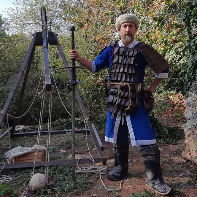 Démonstrations d’armes et tir à la bricole avec l’Orientissime Jean Dubois