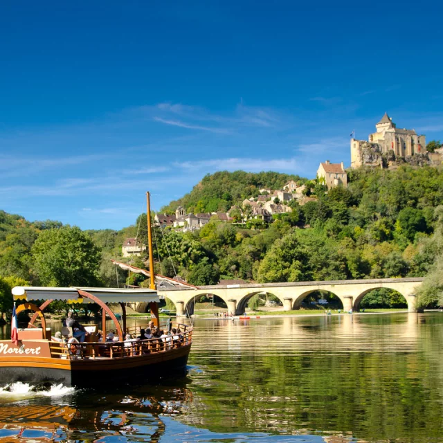 Gabare et château de Castelnaud
