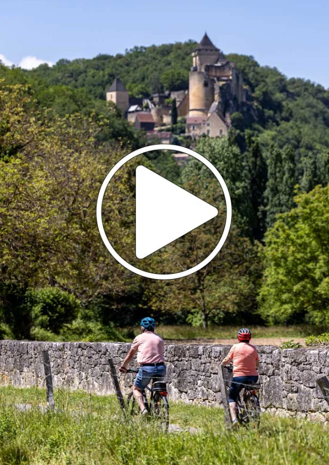 Château de Castelnaud dans la Vallée du Céou