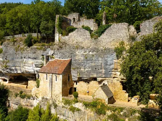 Village troglodytique de la Madeleine à Tursac