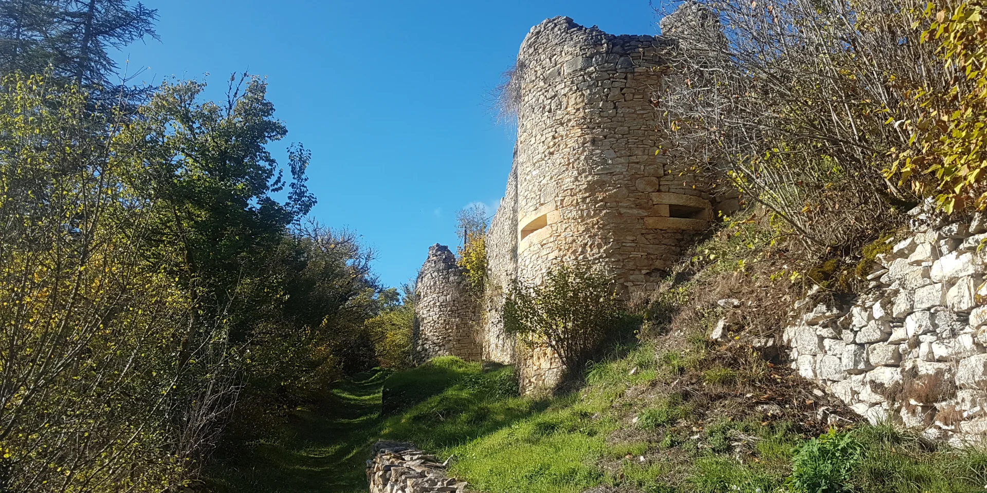 Chateau De Coly Mairie 2