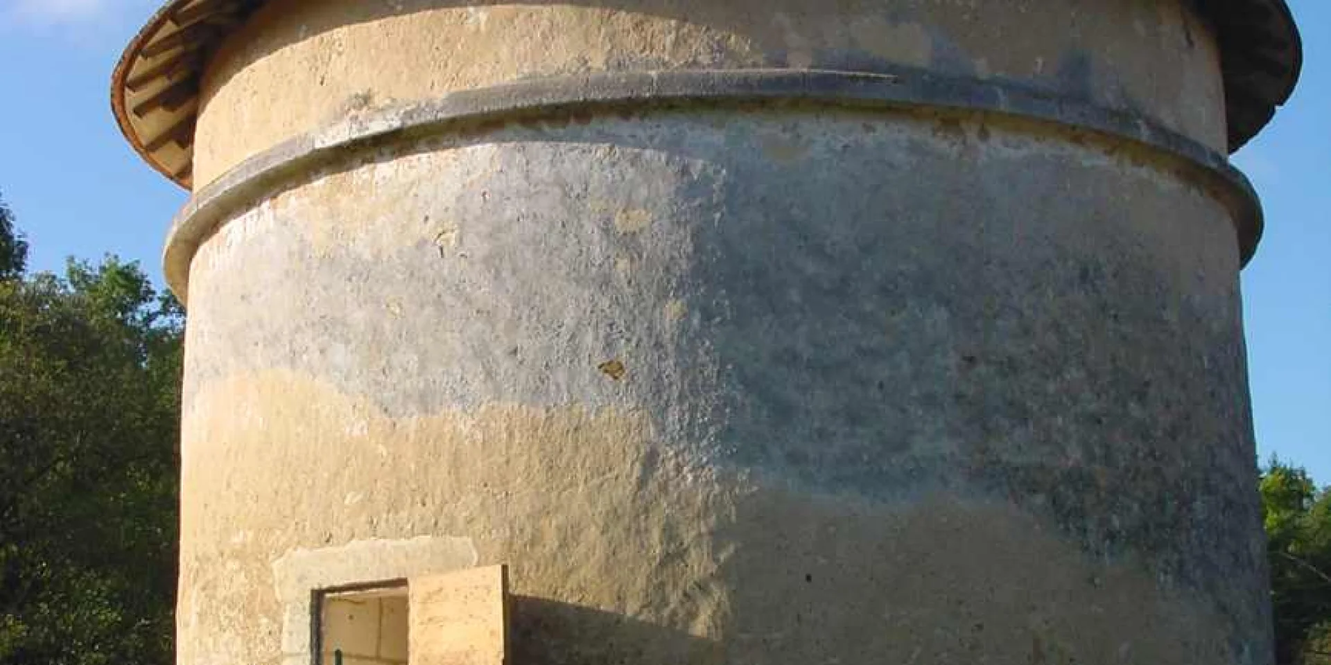 La photo Pigeonnier.bmp a été réduite de 99.03 % le Jeudi 18 Mai 2017 à 16:05 par Photo Réducteur v4.6 à télécharger sur http://www.emjysoft.com/