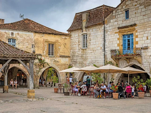 Bastide de Monpazier - Place des Cornières