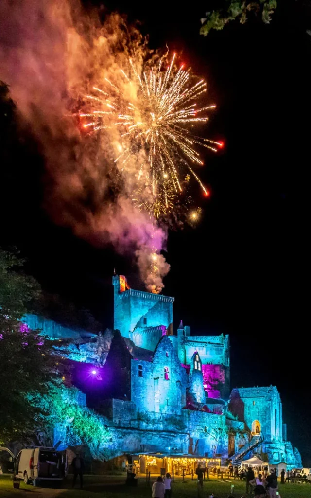 Soiree Magique Chateau Dordogne Feu Dartifice Fs6a0494 Chateau De Commarque Declicdecolle