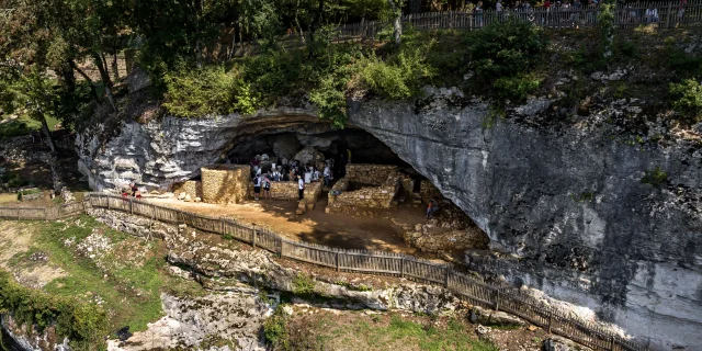 Village Troglodytique de la Madeleine