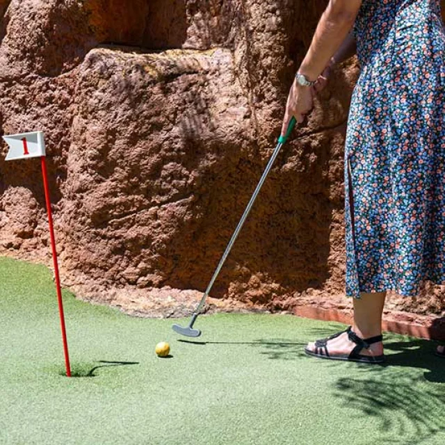 Mini-golf au Bugue avec Univerland