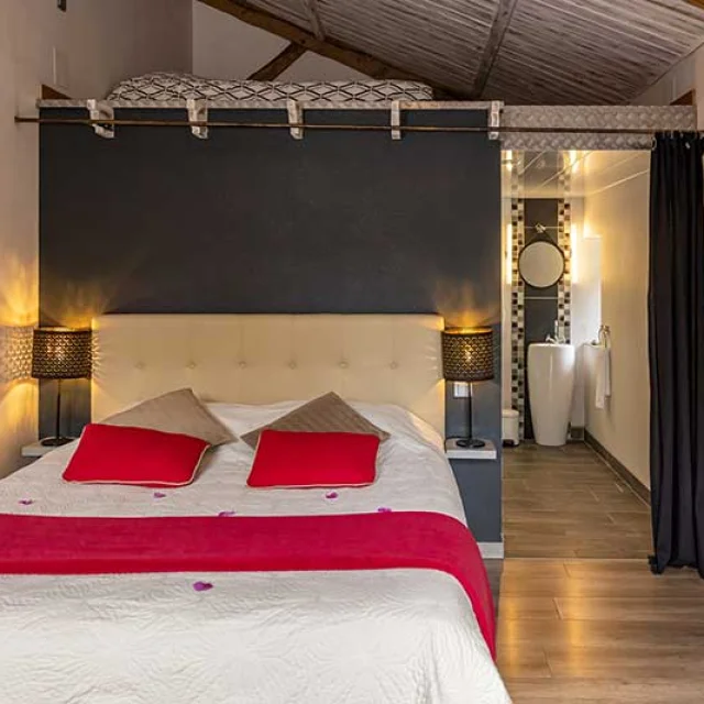 Ô Délices de la Monnerie : Chambres d'hôtes de charme et spa à Bourgnac