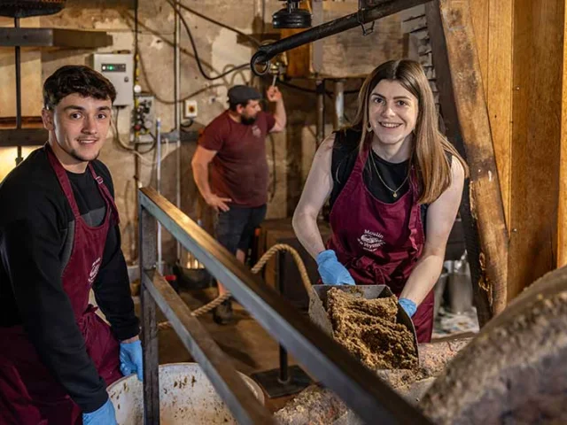 Dégustation au Moulin de la Veyssière à Neuvic