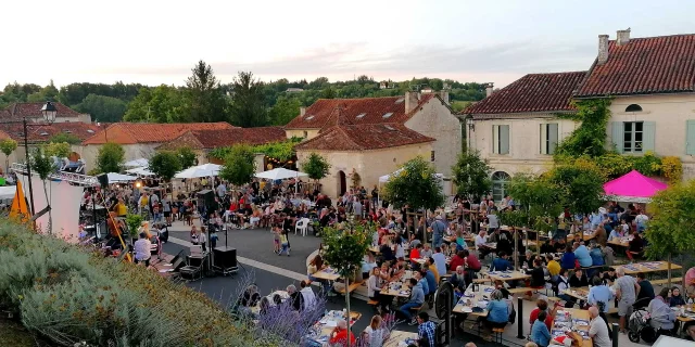 Marché nocturne en Périgord Ribéracois