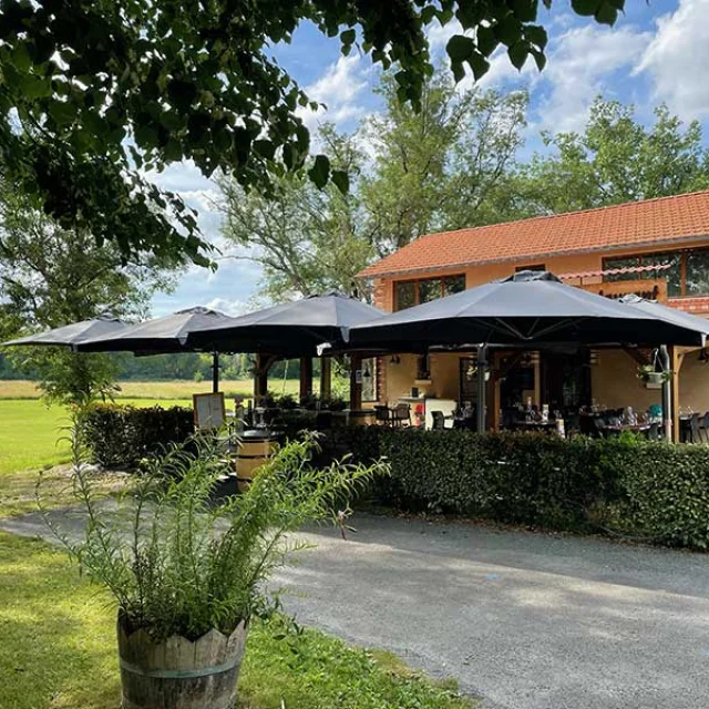 Restaurant Le Duellas à Saint-Martial d'Artenset