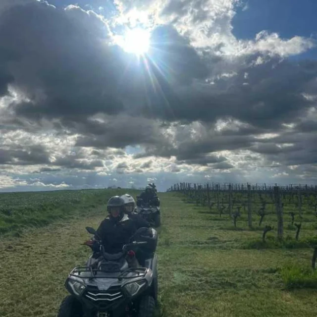 Balade en quad avec Off-Road Wine Tours à Eymet